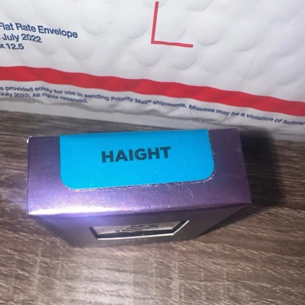 Urban Decay Eyeshadow Haight‎ eye shadow token